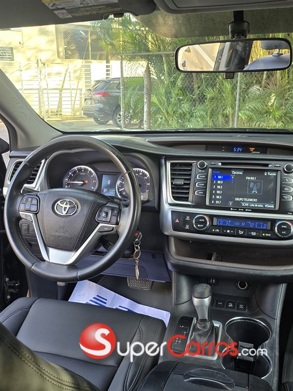 2016 Toyota Highlander LE — foto 7 / 8