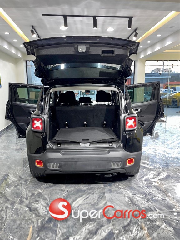 2021 Jeep Renegade Latitude — foto 12 / 12