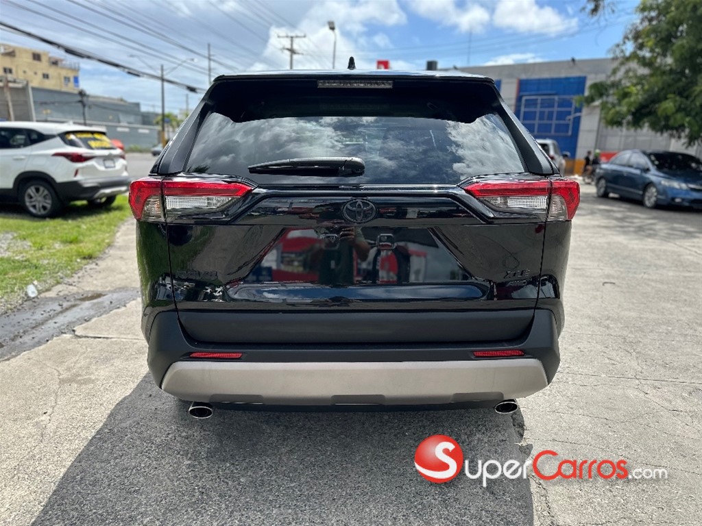 2022 Toyota RAV4 XLE Premium — foto 3 / 12