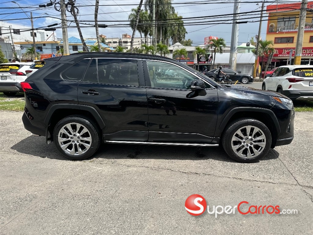 2022 Toyota RAV4 XLE Premium — foto 5 / 12