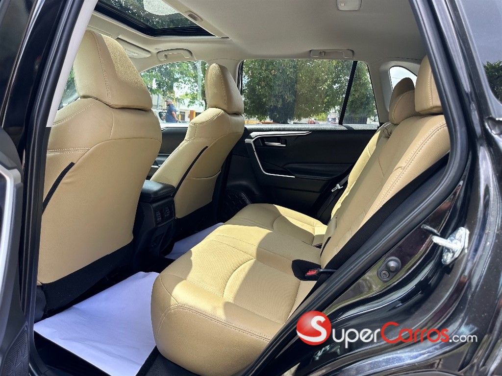 2022 Toyota RAV4 XLE Premium — foto 9 / 12