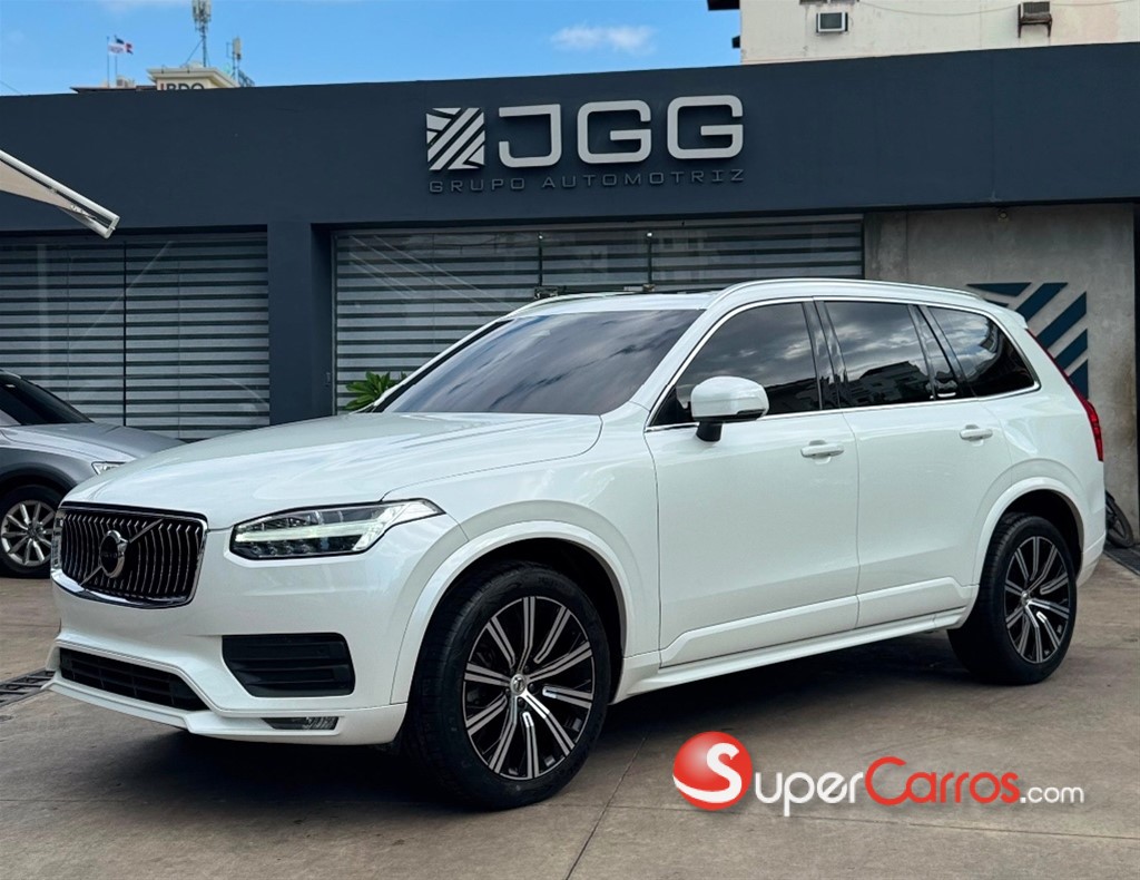 2023 Volvo XC90 B6 Plus