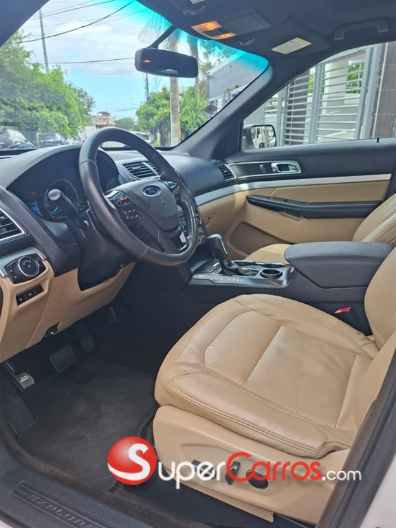 2016 Ford Explorer XLT — foto 4 / 12