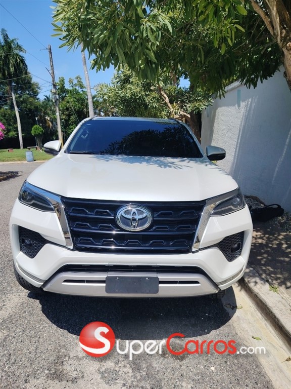 2023 Toyota Fortuner SRV
