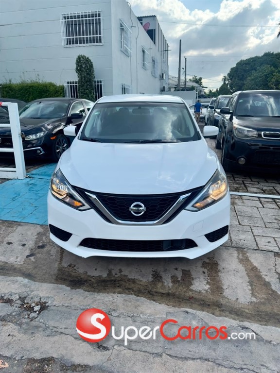 2018 Nissan Sentra S — foto 2 / 8