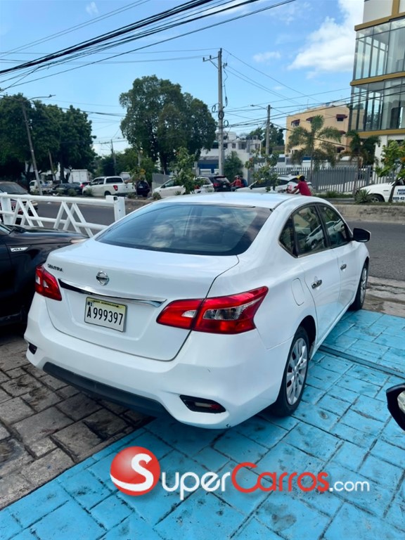 2018 Nissan Sentra S — foto 6 / 8