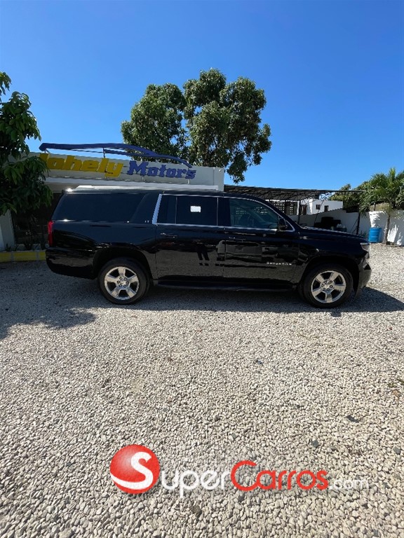 2018 Chevrolet Suburban LT — foto 2 / 12