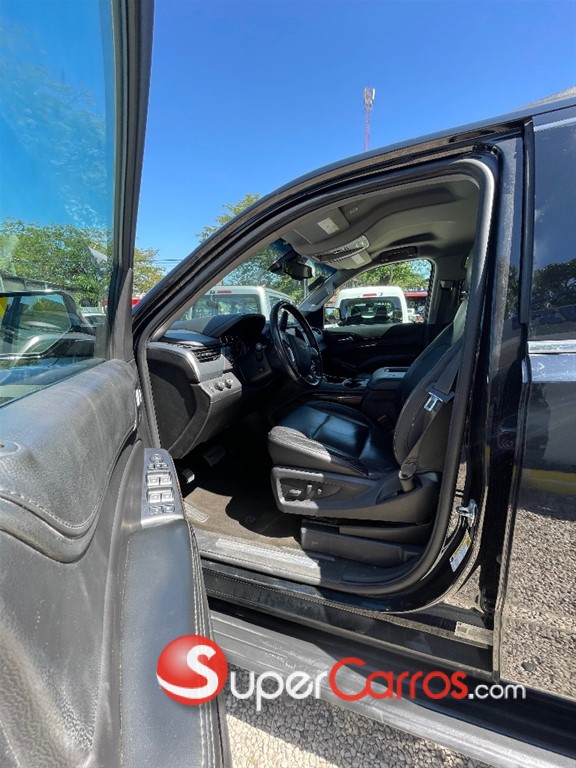 2018 Chevrolet Suburban LT — foto 11 / 12