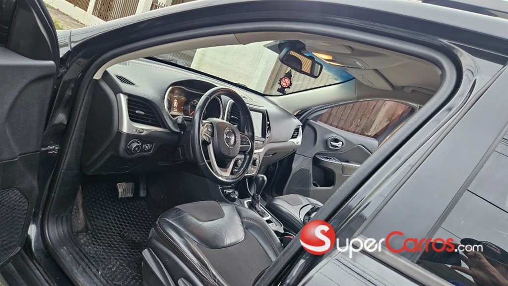2015 Jeep Cherokee Trailhawk — foto 6 / 12