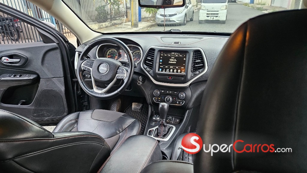 2015 Jeep Cherokee Trailhawk — foto 11 / 12