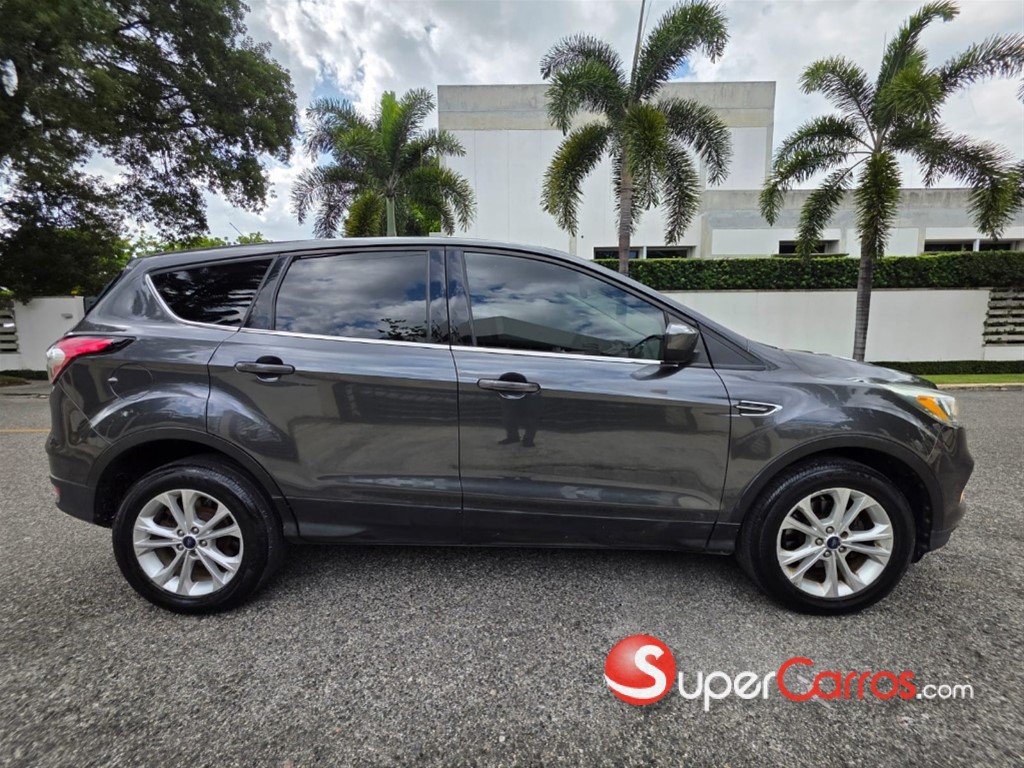 2017 Ford Escape SE Ecoboost Turbo — foto 4 / 10