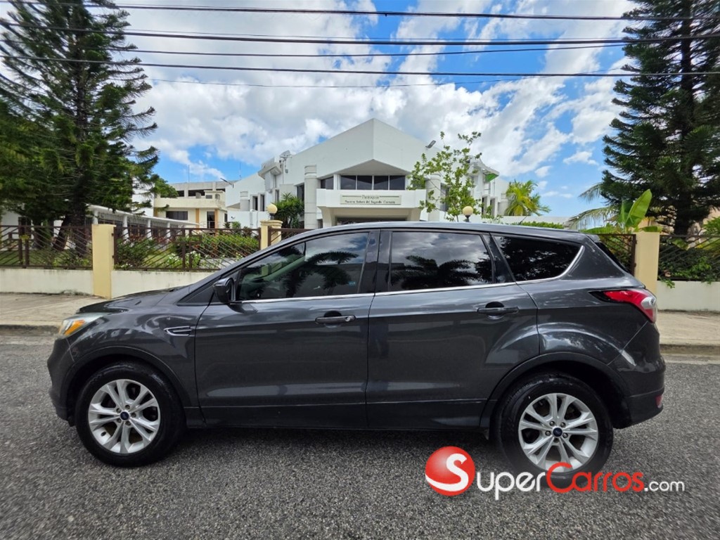 2017 Ford Escape SE Ecoboost Turbo — foto 7 / 10