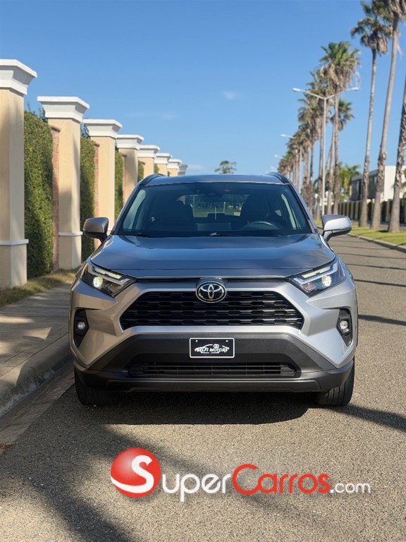 2022 Toyota RAV4 XLE Premium — foto 2 / 12