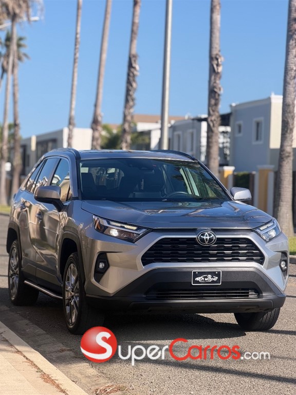 2022 Toyota RAV4 XLE Premium — foto 3 / 12