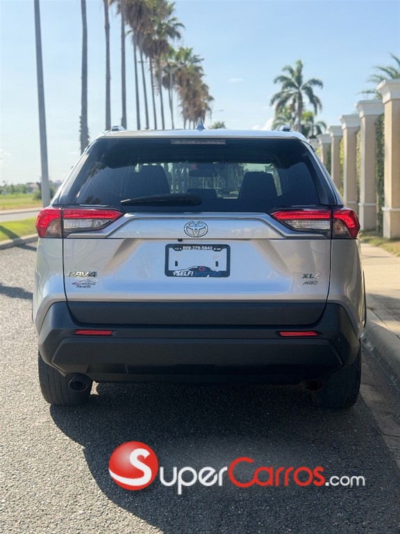 2022 Toyota RAV4 XLE Premium — foto 4 / 12