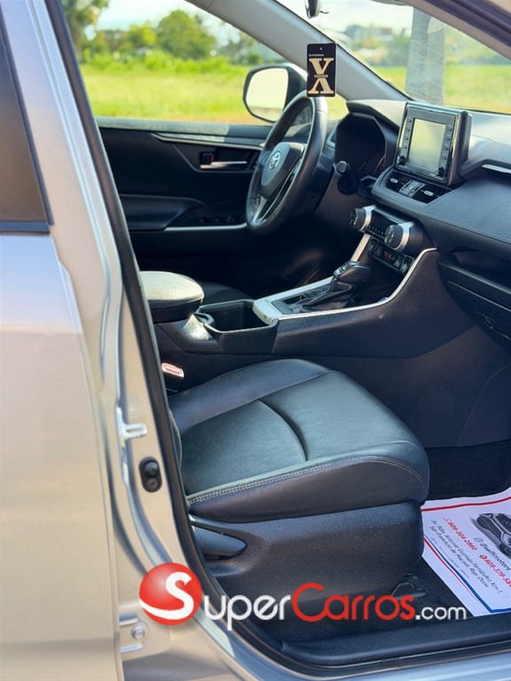 2022 Toyota RAV4 XLE Premium — foto 6 / 12