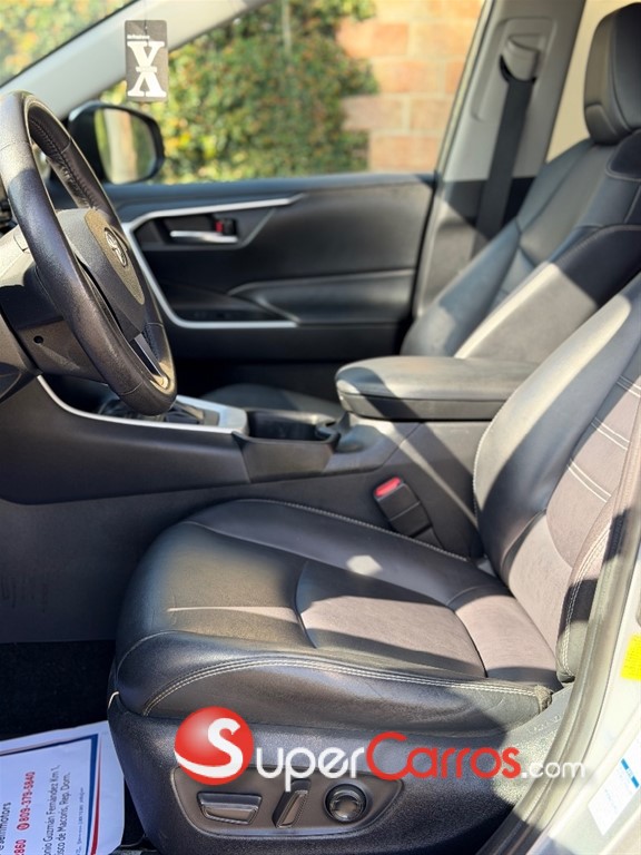 2022 Toyota RAV4 XLE Premium — foto 11 / 12