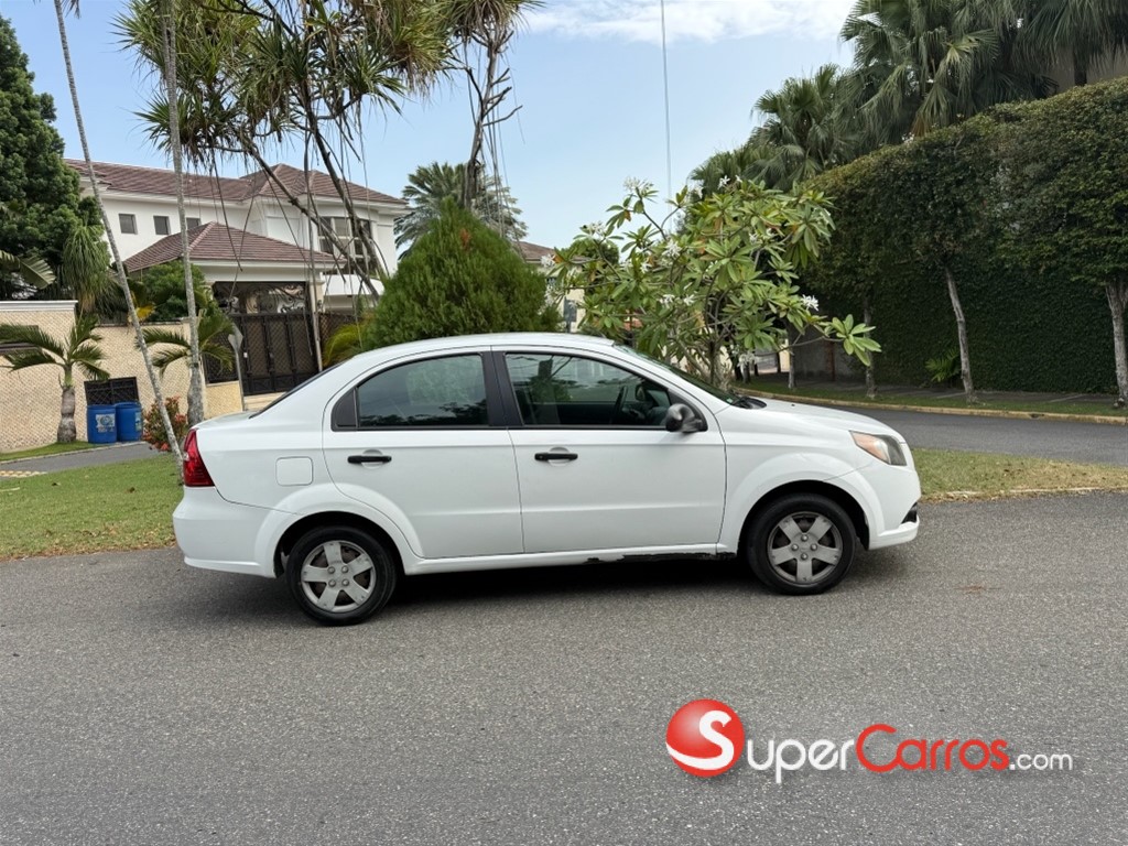 2014 Chevrolet Aveo — foto 3 / 9