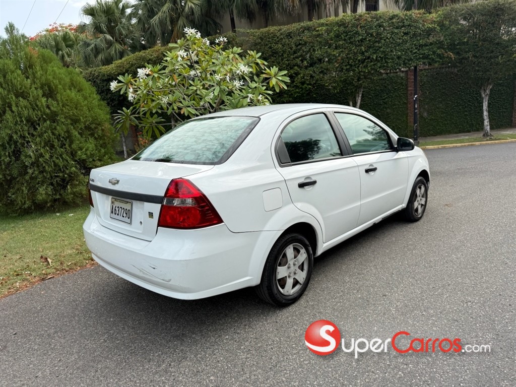 2014 Chevrolet Aveo — foto 6 / 9