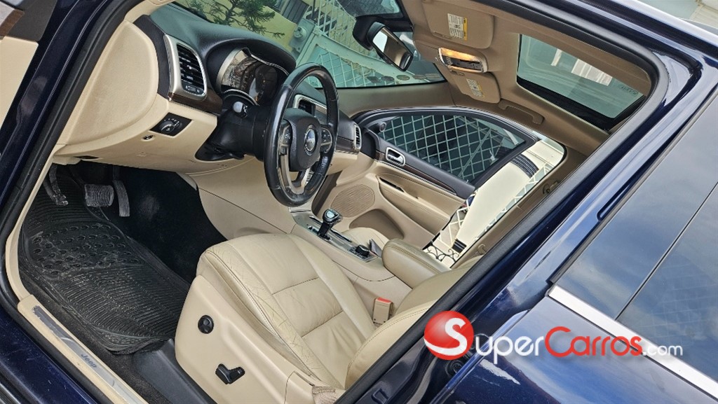 2015 Jeep Grand Cherokee Limited — foto 8 / 12