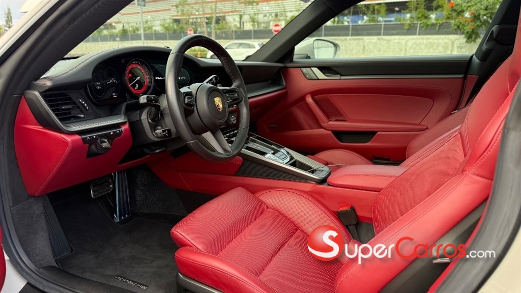 2024 Porsche 911 Carrera S — foto 9 / 12