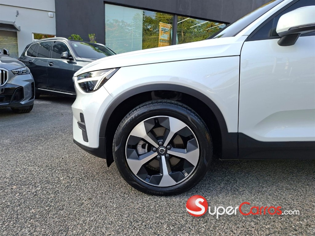 2024 Volvo XC40 Ultimate B4 — foto 3 / 9