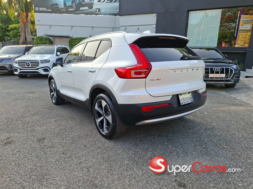 2024 Volvo XC40 Ultimate B4 — foto 4 / 9