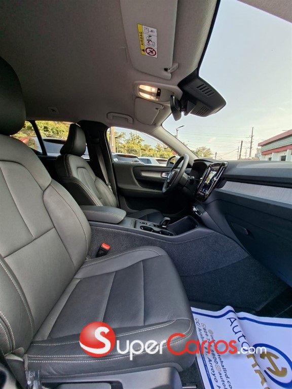 2024 Volvo XC40 Ultimate B4 — foto 8 / 9