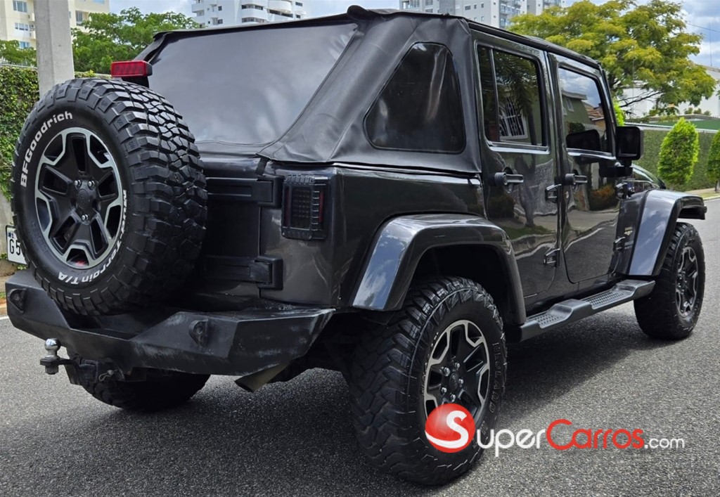 2014 Jeep Wrangler Sahara Unlimited — foto 6 / 12