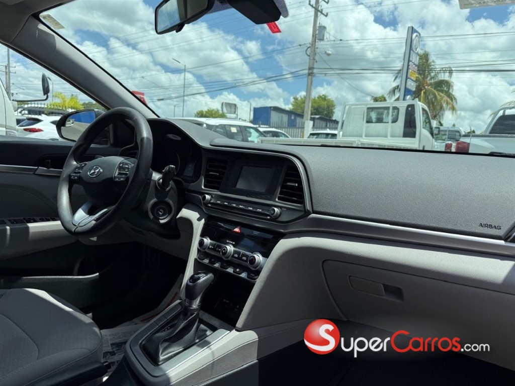 2020 Hyundai Elantra SE — foto 7 / 12