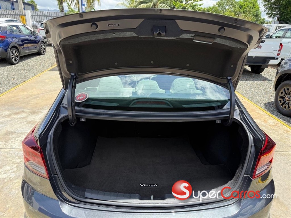 2020 Hyundai Elantra SE — foto 9 / 12