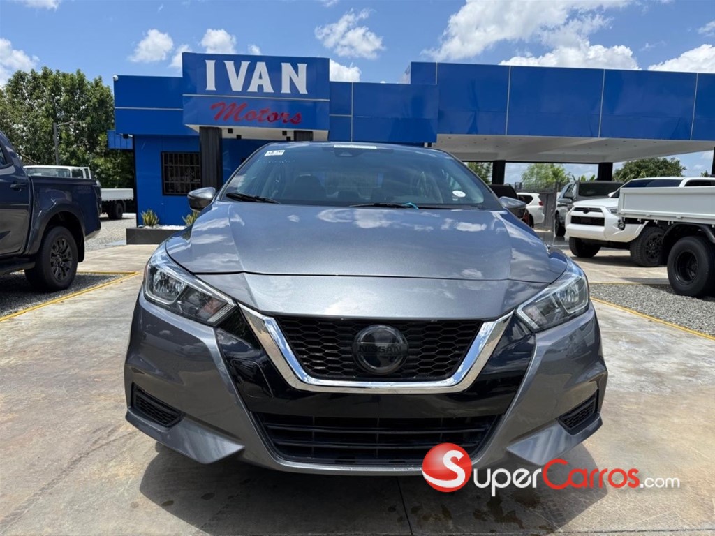2020 Nissan Versa SV — foto 2 / 11