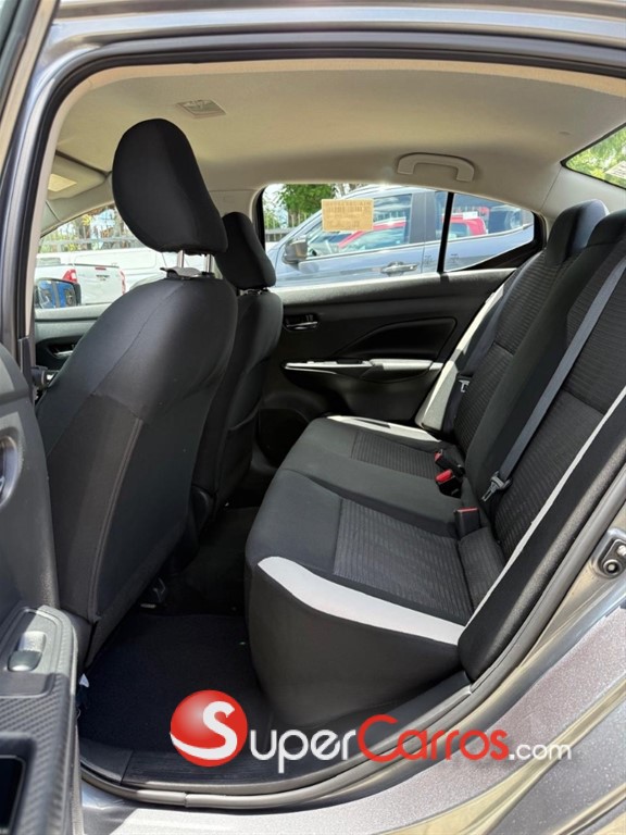 2020 Nissan Versa SV — foto 9 / 11