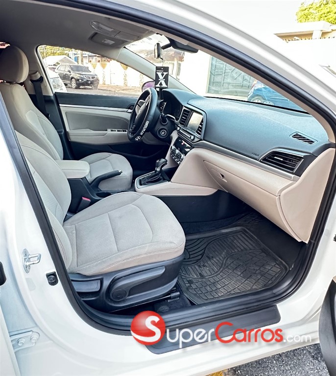 2020 Hyundai Elantra SEL — foto 4 / 8