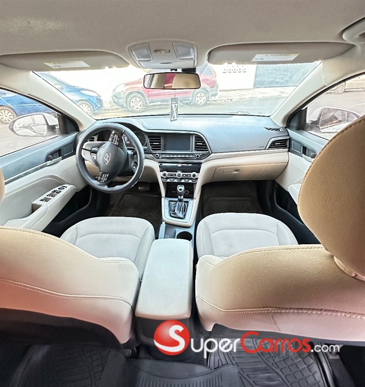 2020 Hyundai Elantra SEL — foto 6 / 8