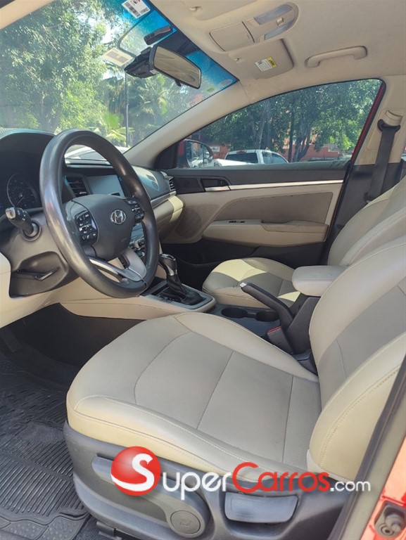 2020 Hyundai Elantra — foto 3 / 7