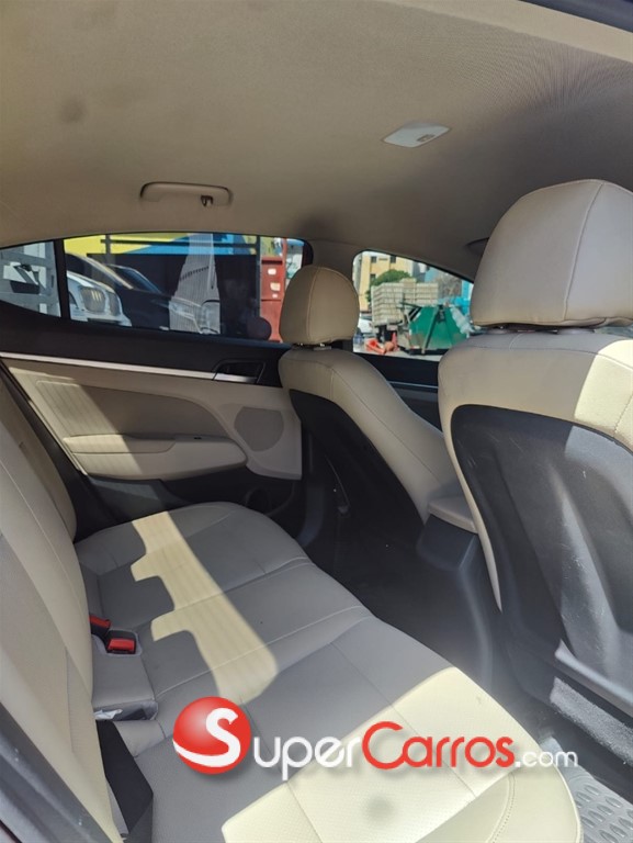 2020 Hyundai Elantra — foto 5 / 7