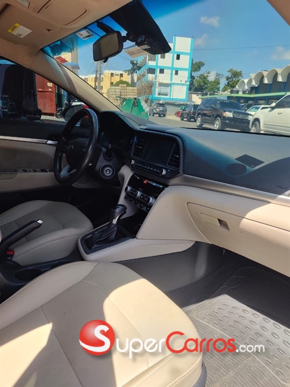 2020 Hyundai Elantra — foto 6 / 7