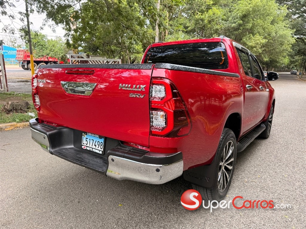 2025 Toyota Hilux SRV — foto 3 / 8