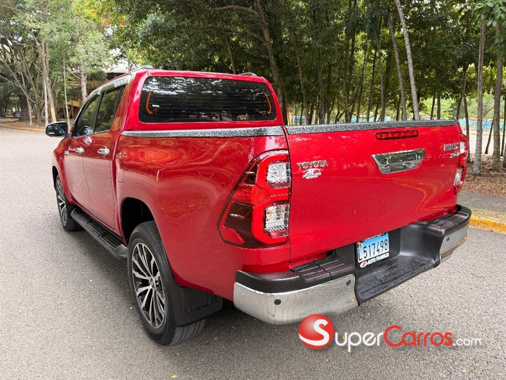 2025 Toyota Hilux SRV — foto 4 / 8