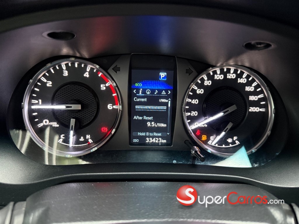 2025 Toyota Hilux SRV — foto 8 / 8