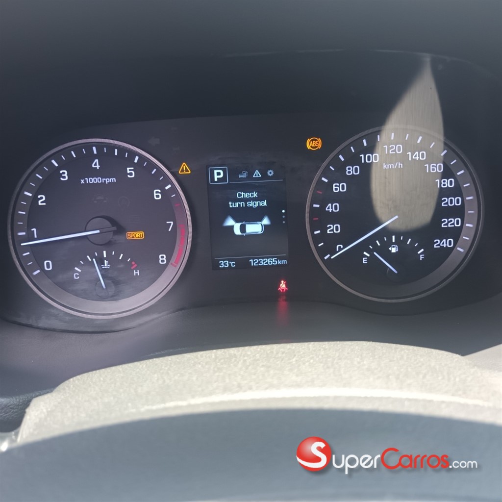 2016 Hyundai Tucson — foto 3 / 8