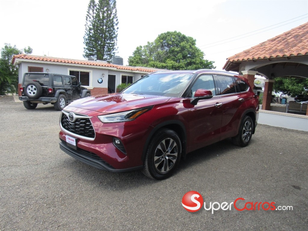 2021 Toyota Highlander XLE