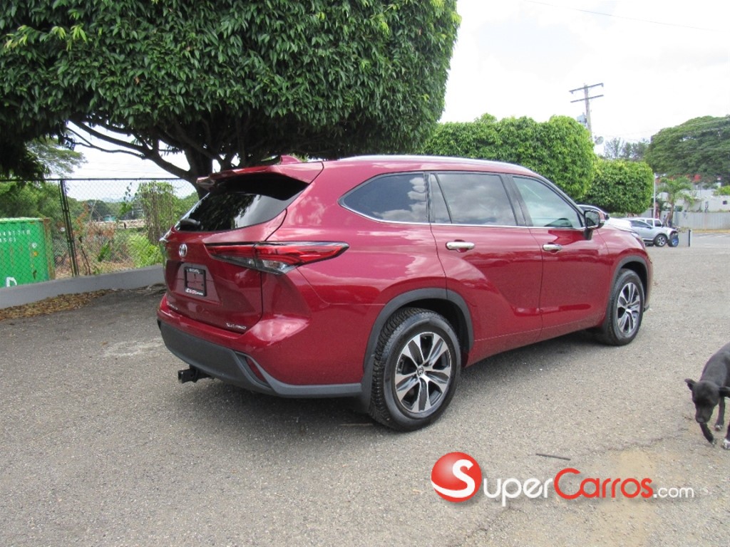 2021 Toyota Highlander XLE — foto 3 / 12