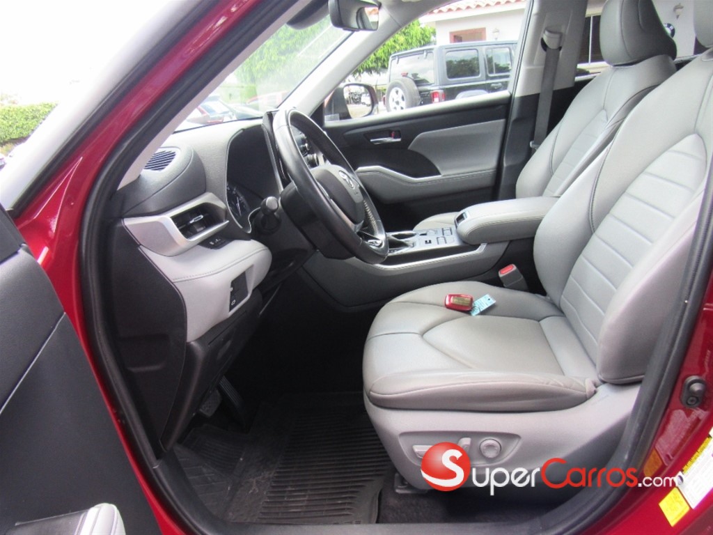 2021 Toyota Highlander XLE — foto 8 / 12