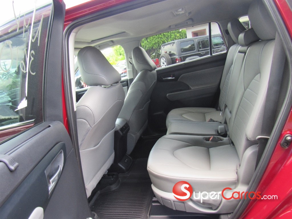 2021 Toyota Highlander XLE — foto 9 / 12