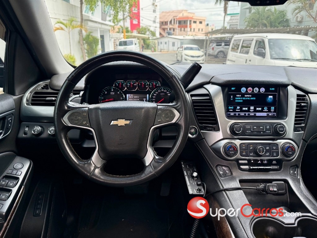 2017 Chevrolet Suburban LT — foto 4 / 12