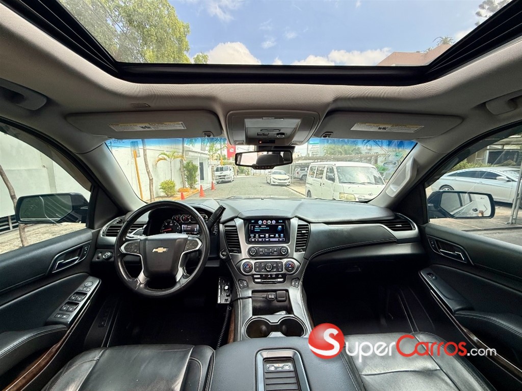 2017 Chevrolet Suburban LT — foto 8 / 12