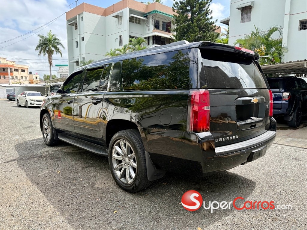 2017 Chevrolet Suburban LT — foto 10 / 12