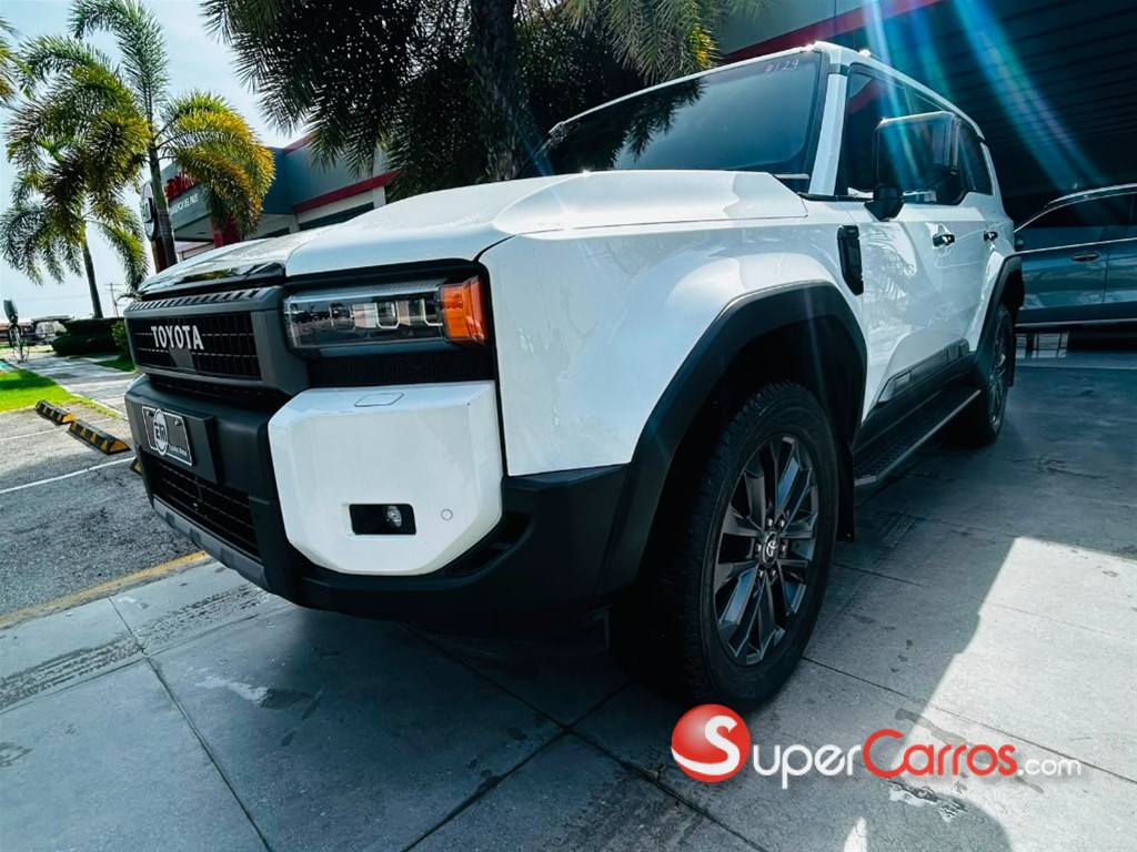 2025 Toyota Land Cruiser Prado Adventure
